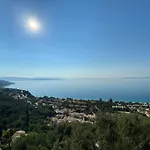 Balcony View Lejlighed Mparmpati